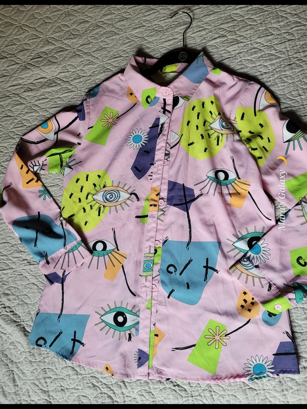 Lizette Collection Pink Abstract Eye Print Button Down Blouse Size S
